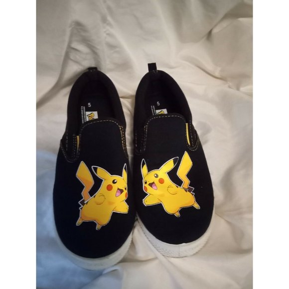 2016 Pokemon Pikachu Slip On Canvas Upper Shoes Size 5 Black Nintendo Game Freak - Picture 1 of 4